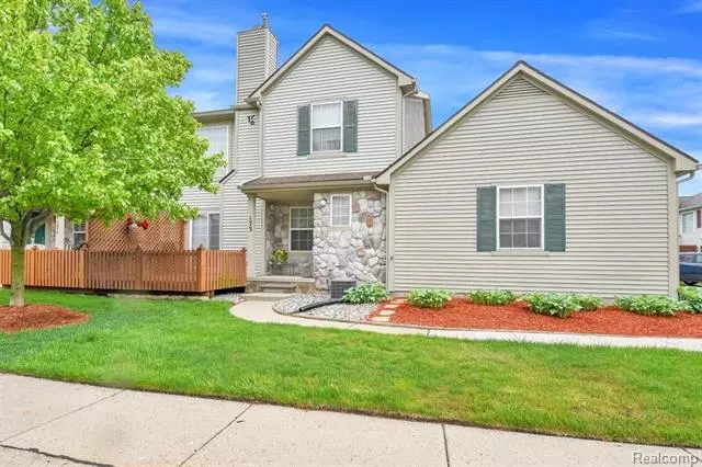 173 BARRINGTON CIR, Lake Orion, MI 48360