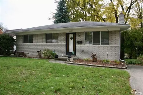 8394 HARDING, Center Line, MI 48015