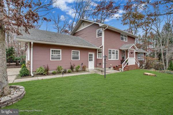 334 S LAKESHORE DR, Manahawkin, NJ 08050