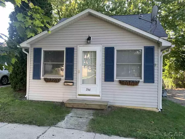 744 Hoch, Adrian, MI 49221