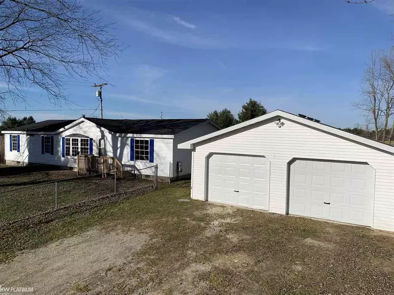 5556 Dove Rd, Smiths Creek, MI 48074