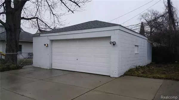 St. Clair Shores, MI 48080,21728 LAKEVIEW ST