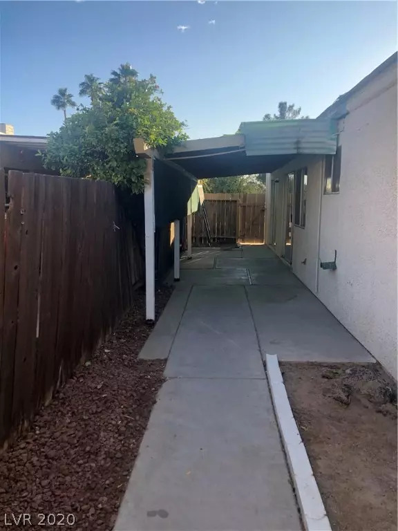 Las Vegas, NV 89120,5255 Lakewood Court