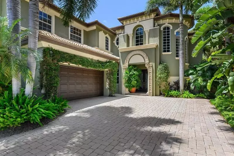 8167 Valhalla DR, Delray Beach, FL 33446