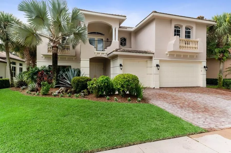 8850 Valhalla DR, Delray Beach, FL 33446