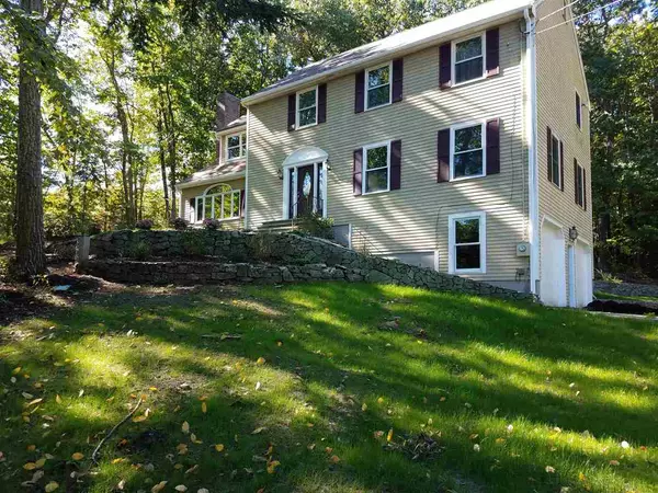 2 Beaver Pond DR, Brookline, NH 03033