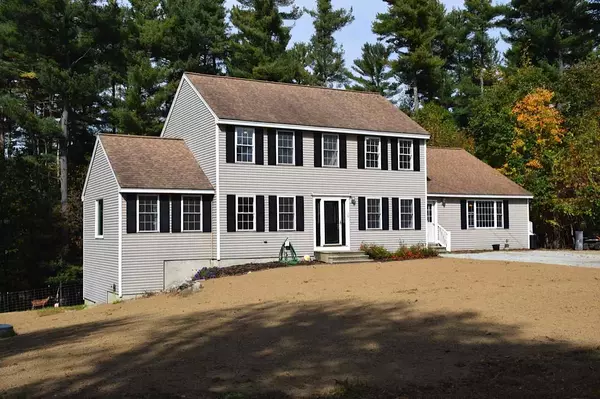 10 Blueberry LN, Brookline, NH 03033