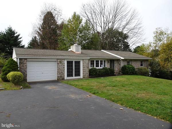 32 GALICIA DR, Phoenixville, PA 19460