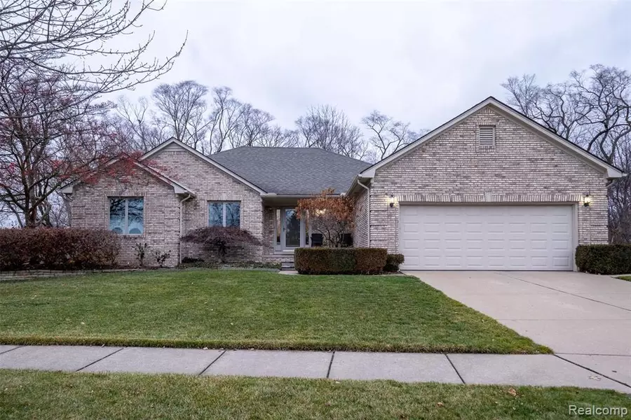 37765 Pocahontas Drive, Clinton Township, MI 48036 4206