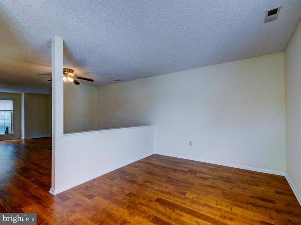 Kendall Park, NJ 08824,66 MARIA CT