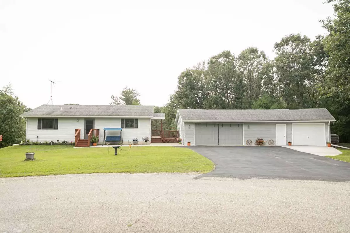 Oxford, WI 53952,3392 W 3rd Ln