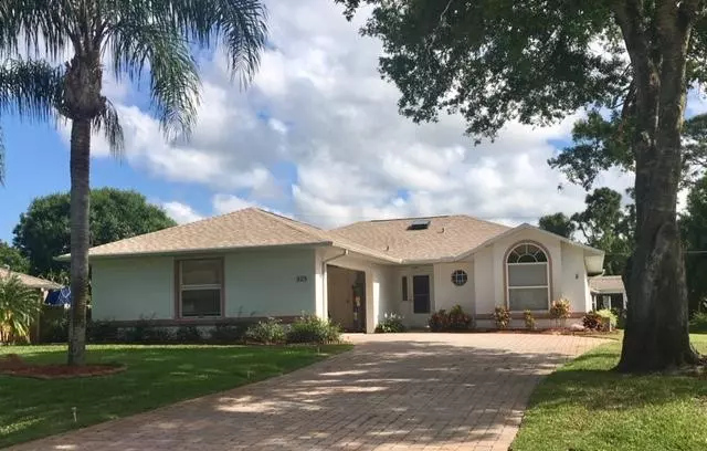 Sebastian, FL 32958,925 Claire AVE