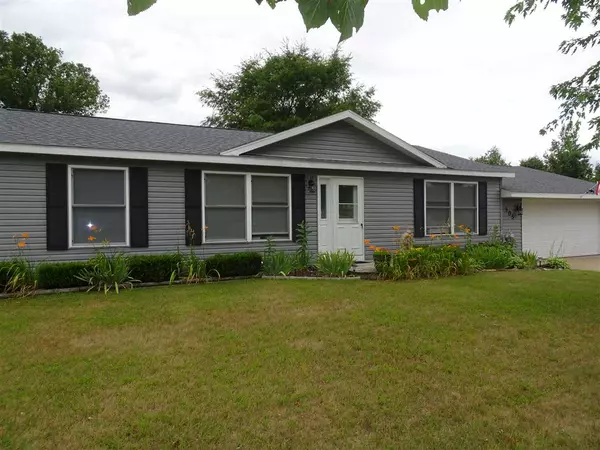 305 Driscoll Ln, Oxford, WI 53952