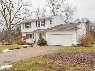 803 DARLINGTON Avenue, East Lansing, MI 48823 1825