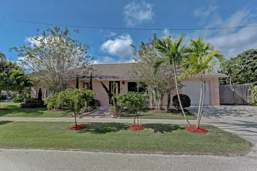 201 2nd ST, Jupiter, FL 33458