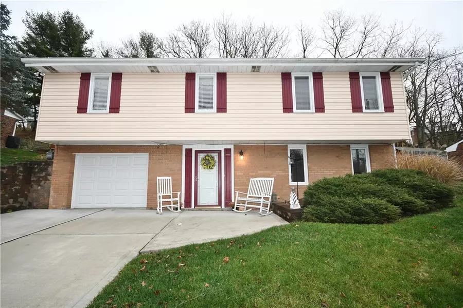 40 Oak Hill Drive, Washington, PA 15301