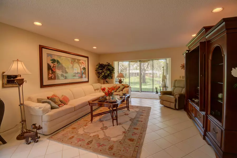 24 E Stratford DR A, Boynton Beach, FL 33436