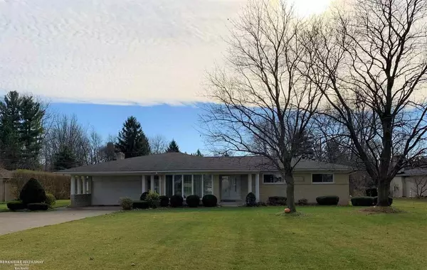 Shelby Twp, MI 48316,5494 Woodmire Drive