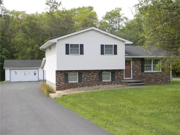 3183 Mercer Rd, New Castle, PA 16105