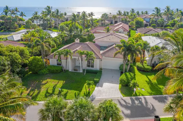 56 Colony RD, Jupiter Inlet Colony, FL 33469