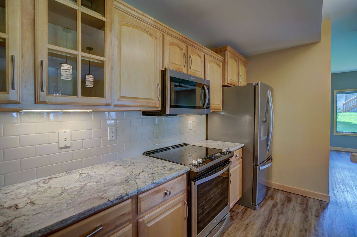 Waunakee, WI 53597,204 FAIRVIEW CIR