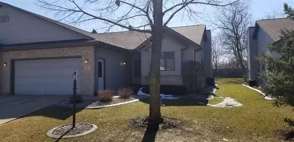 12 VILLAGE HOMES DR, Waunakee, WI 53597