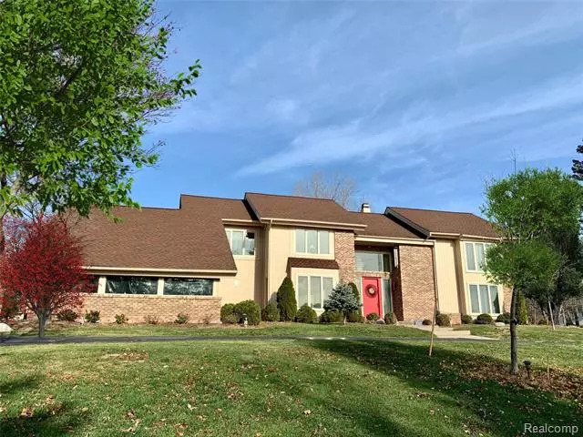 2058 FAWNWOOD WAY, Bloomfield Hills, MI 48302