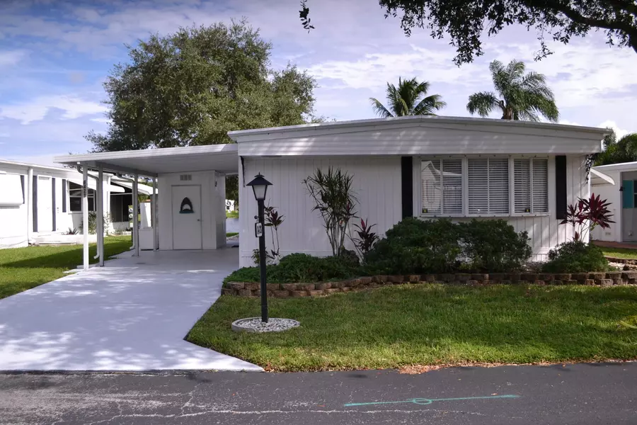 8428 E Club RD, Boca Raton, FL 33433