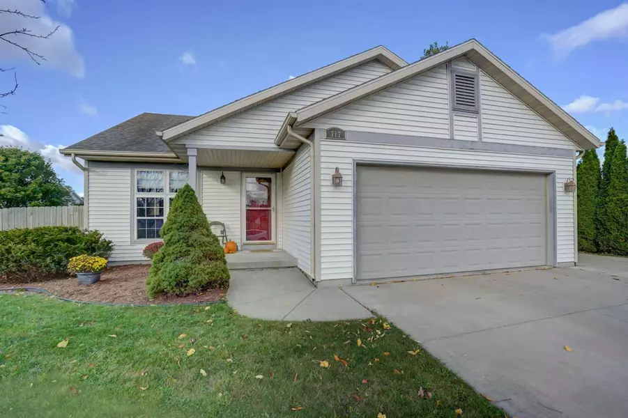 717 Heart Beat Cir, Stoughton, WI 53589