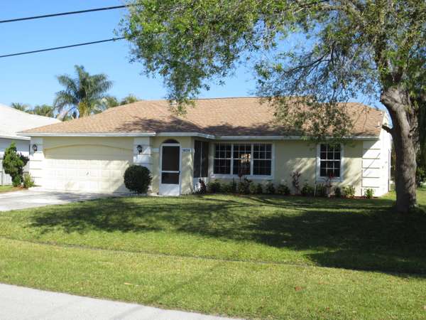 1605 N Blackwell DR, Port Saint Lucie, FL 34952