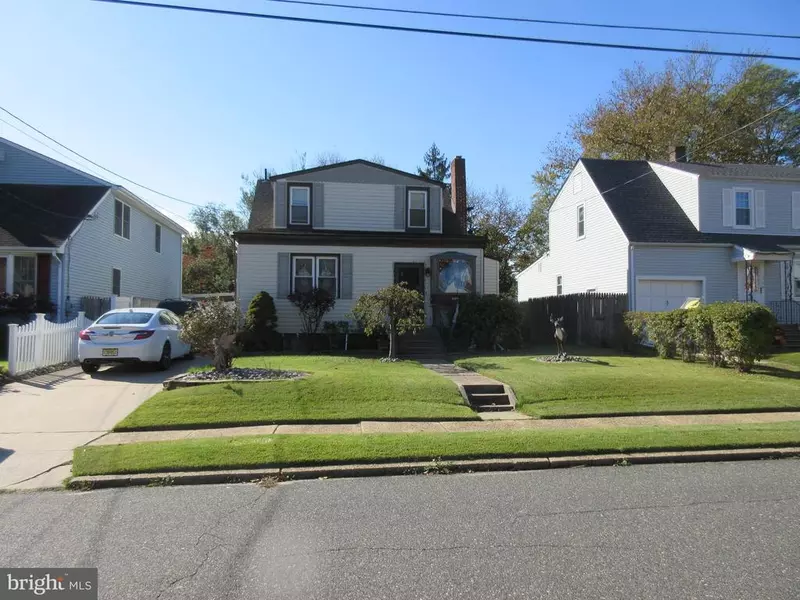 140 LOCUST AVE, Westville, NJ 08093