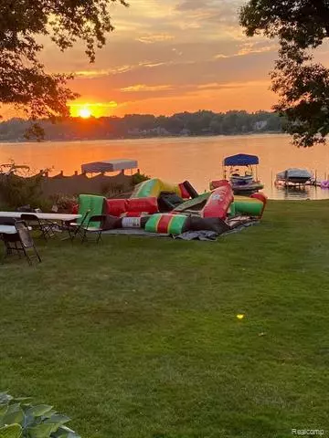 Waterford Twp, MI 48328,3638 COVERT RD