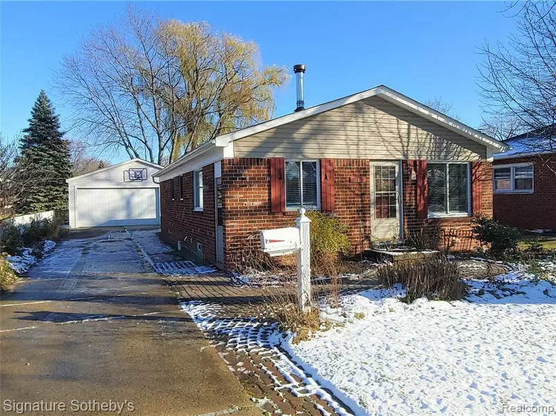 28024 VOGT Street, Saint Clair Shores, MI 48081 2953