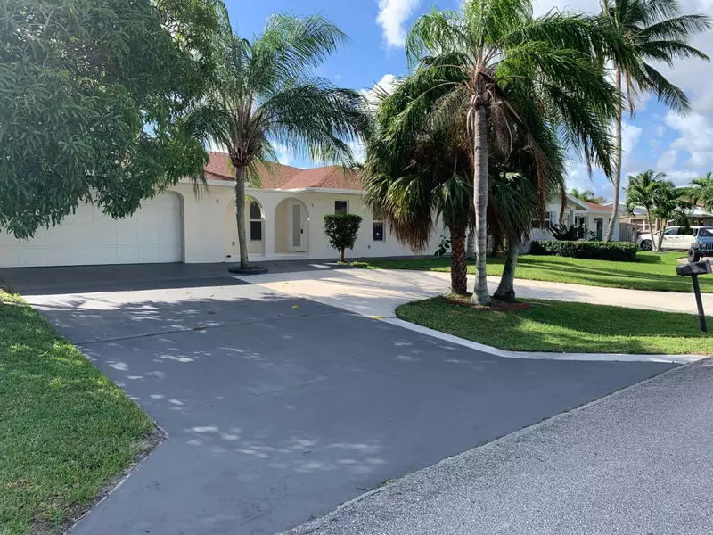 4386 Gardenia DR, Palm Beach Gardens, FL 33410