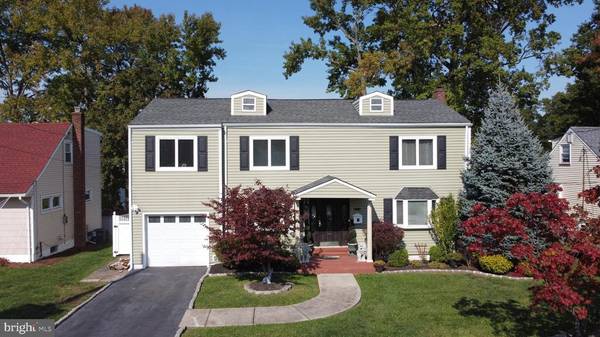 90 LONGFELLOW DR, Colonia, NJ 07067