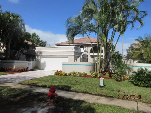 5085 Monterey LN, Delray Beach, FL 33484