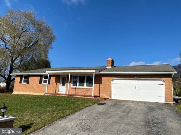 3147 HIGH HILL RD, Slatington, PA 18080