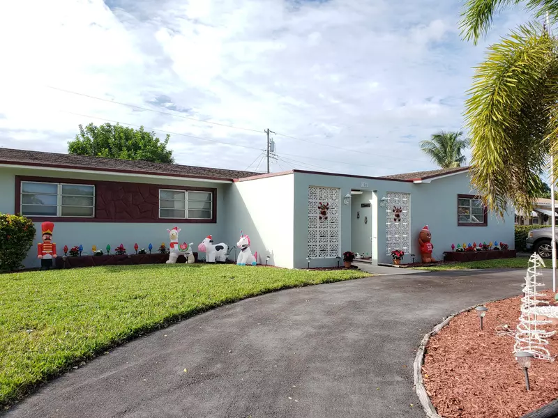 300 NW 76th TER, Pembroke Pines, FL 33024