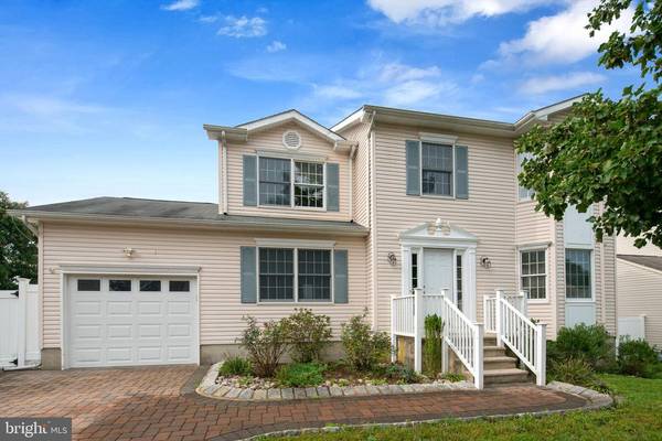 19 CANNONBALL DR, Barnegat, NJ 08005