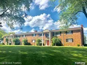 42266 WOODWARD AVE APT A1, Bloomfield Hills, MI 48304