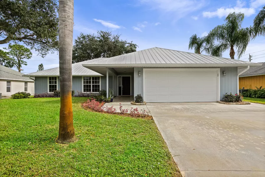 2325 SE Maize ST, Port Saint Lucie, FL 34952