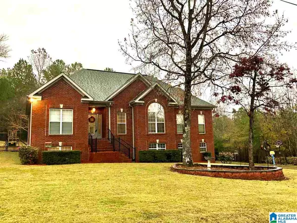 157 STONEGATE CIR, Lincoln, AL 35096