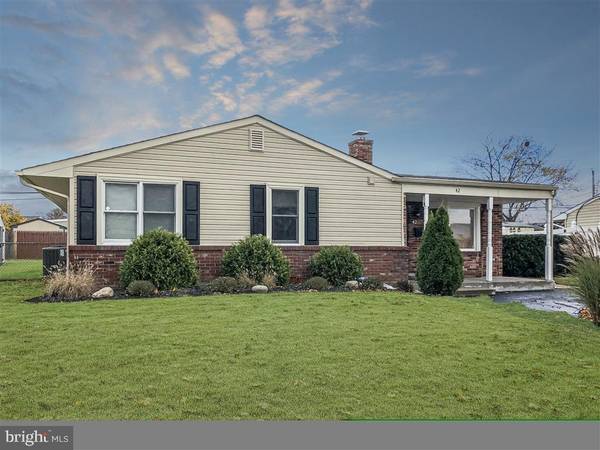 42 PARK LN, Levittown, PA 19054