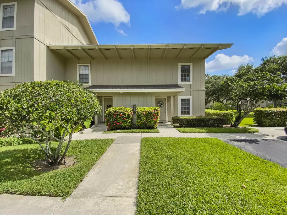 Tequesta, FL 33469,18400 SE Wood Haven Stanwick LN N