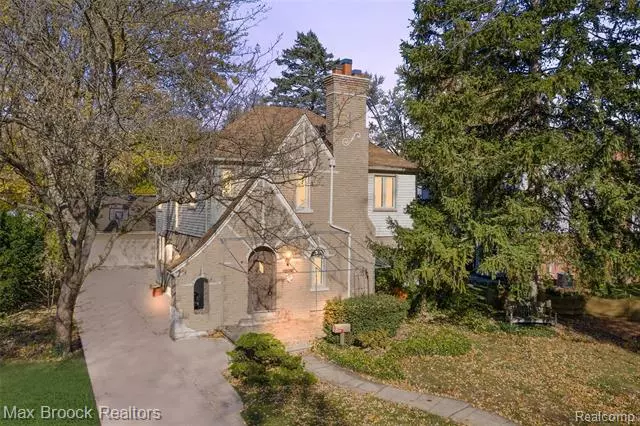 15920 LAUDERDALE AVE, Beverly Hills, MI 48025