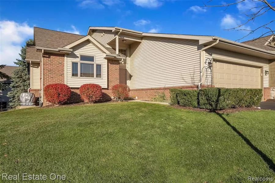 2272 CHERRY WOOD Drive, Brighton, MI 48116 6769