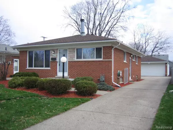 8288 WORMER Street, Dearborn Heights, MI 48127 1355