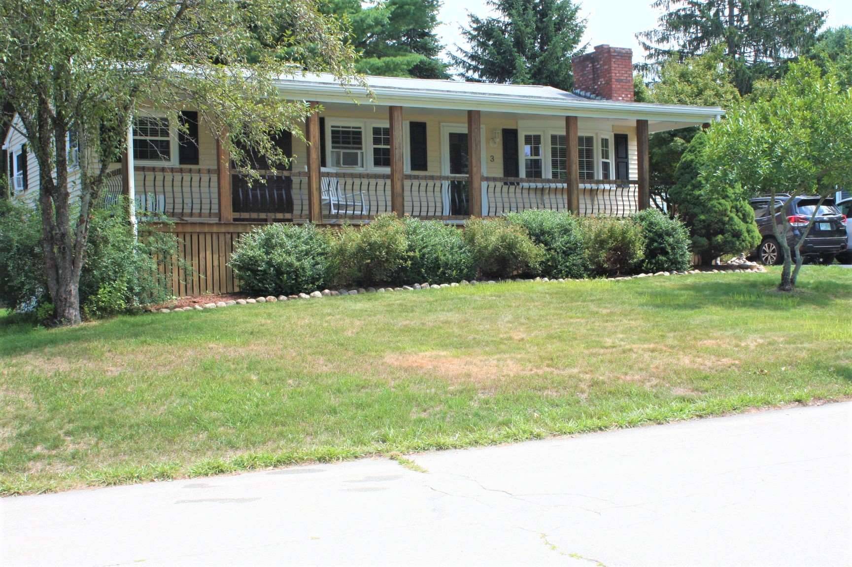 3 Jackson DR, Hudson, NH 03051
