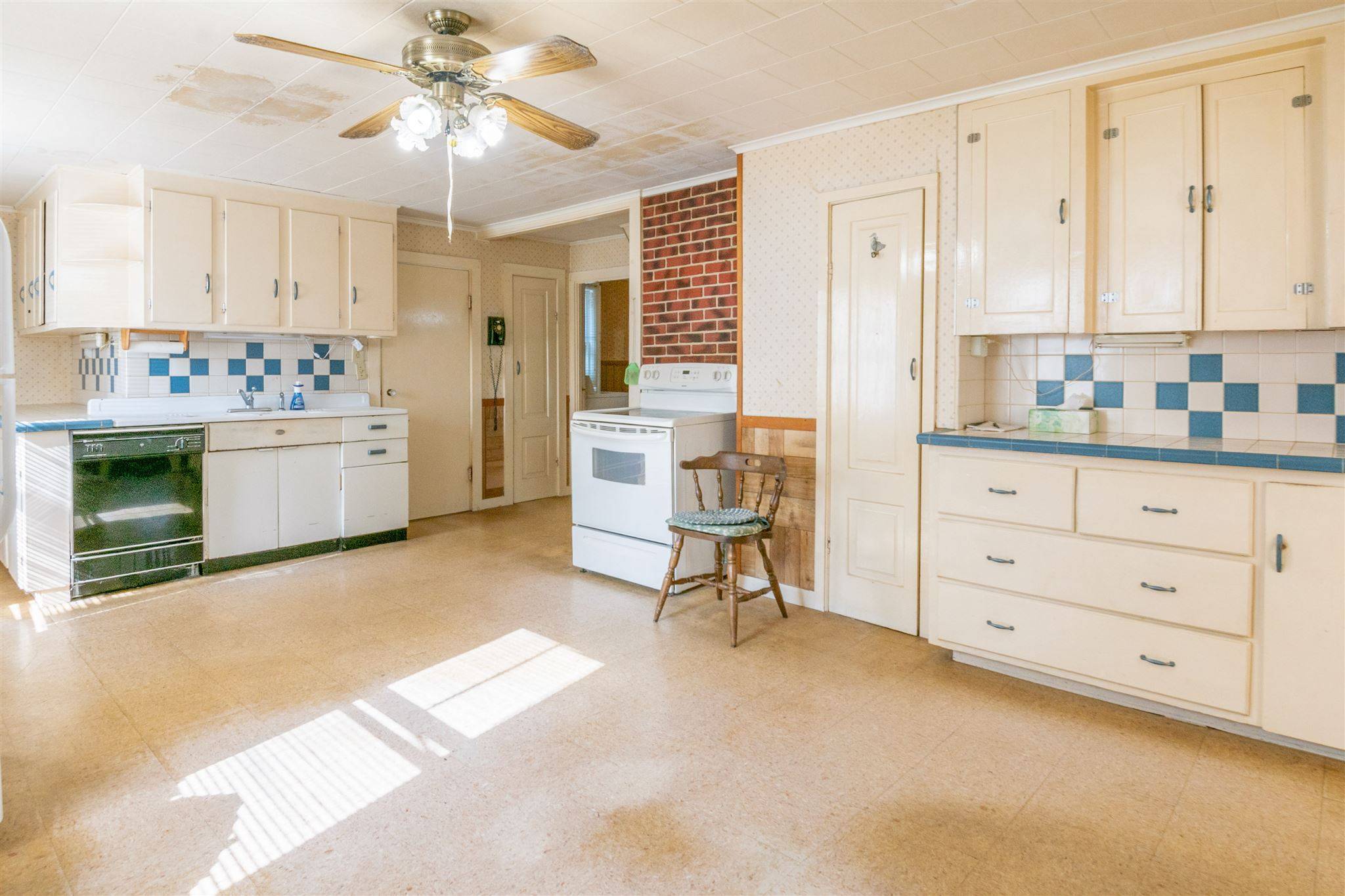 Hudson, NH 03051,33 Riverside DR
