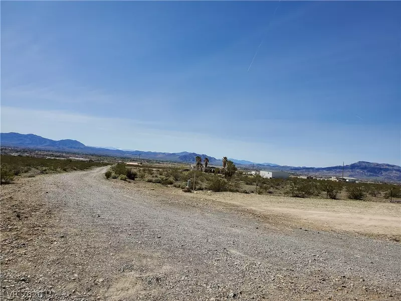 2720 E WINONA Way, Pahrump, NV 89048